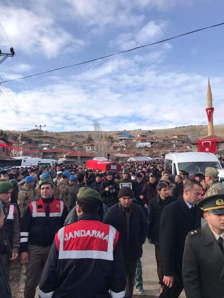 OlcayKilavuz's tweet photo. Afrin şehidimiz, Ülküdaşımız yiğit kardeşim Astsubay Musa Özalkan'ı dualarla toprağa verdik.RUHUNA FATİHA https://t.co/uNqAEZhNMA