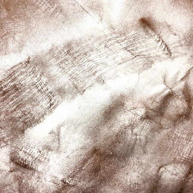 VJohns_art's tweet photo. Liking what’s left behind after spraying things for mixed media canvases! #negativeimage #leftbehind #patterns #acrylicspraypaint #montanagold https://t.co/knriZFSrKH https://t.co/CtEYACLaCg