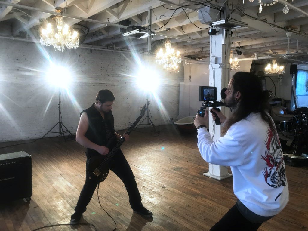 aspaces_'s tweet photo. Latest video shoot at @LoftLe4eme !
#videoproduction #loftalouer #aspaces #loftle4eme #Apollo #montrealproduction https://t.co/n2iyzSAqV6