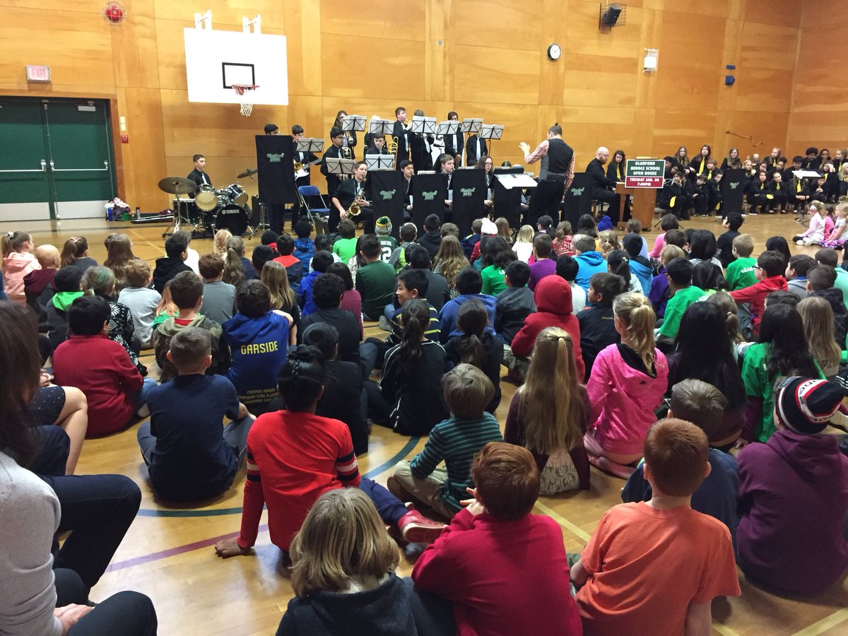 GMSMavericks's tweet photo. First stop this morning on the Glanford Music Tour...
Rogers Elementary!!

Thank you so much @RogersSD61 !!
What a cool place to learn!! https://t.co/k4T5syRSJw
