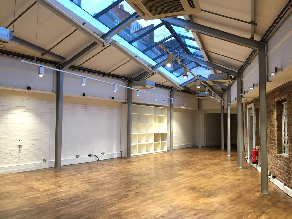 StonewayRE's tweet photo. Successful viewing! Amazing 3500 sqft of creative warehouse style office space in Kings Cross. Get in touch if your business is looking for a new home. #officesearch #newoffice https://t.co/fL5GGjawKF