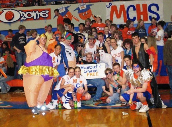 iamchrisjung's tweet photo. Marshall County High School is where I cut my teeth (and they literally cut my hair) when it comes to real-world sports journalism.

It’s a tight-knit and loving community that was always welcoming, which makes today’s events even more shocking. 

My heart is with the Marshals. https://t.co/jn2TEGonAW