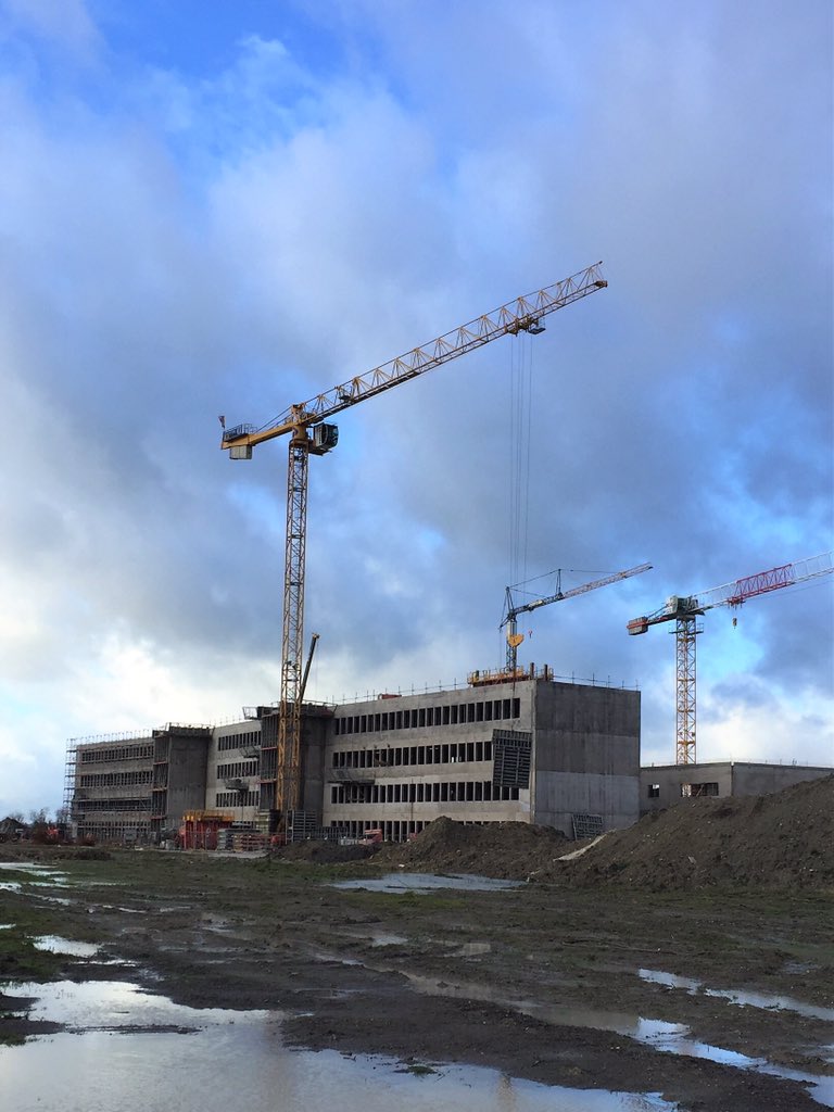 BELVEDEREARCHI's tweet photo. The raw construction is almost finished. The workers are doing a very good job. Keep up the great work gentlemen.
#construction #architecture #inderiordesign @BELVEDEREARCHI https://t.co/Rn9Y7K3us7