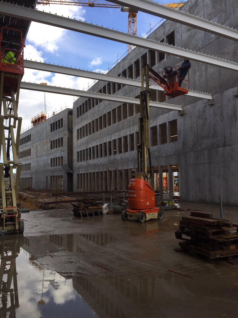 BELVEDEREARCHI's tweet photo. The raw construction is almost finished. The workers are doing a very good job. Keep up the great work gentlemen.
#construction #architecture #inderiordesign @BELVEDEREARCHI https://t.co/Rn9Y7K3us7