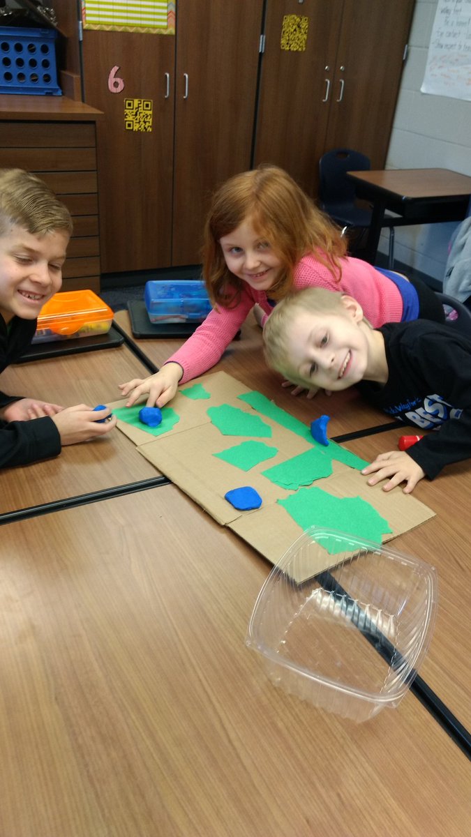 Jones2ndgrade's tweet photo. Adding clay landforms to our relief maps today! #InspireScience #Earth'sSurface #OGPride #Tusd202Strong https://t.co/c8ImREGE9K