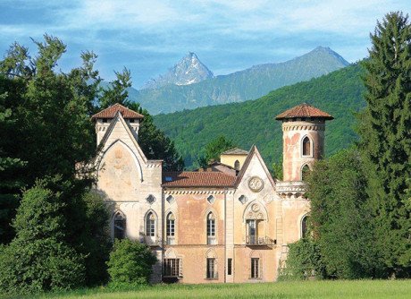 marinagirardi5's tweet photo. Il Castello di Miradòlo (To) è appartenuto ad un'estinta famiglia della nobiltà piemontese che vantò il titolo di viceré dei Savoia e si distinse per attività di filantropìa e mecenatismo
Dal 2008 nei suoi rinnovati spazi si realizzano eventi culturali di rilievo #NeiCastelli https://t.co/RTJMctCHY7