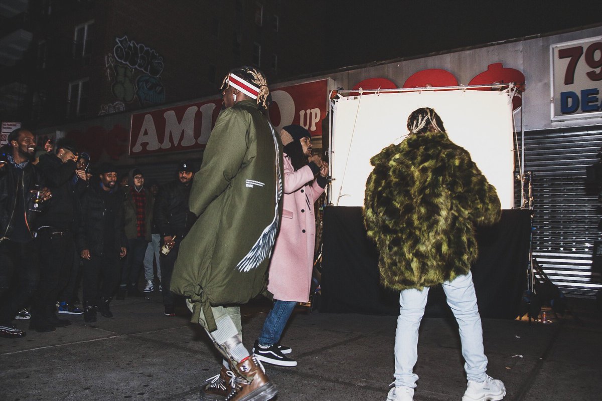 snapsoflomax's tweet photo. Own the night @MeechIsDEAD @FlatbushZombies @erickarcelliott @ZOMBIEJuicee https://t.co/ZByF75IpKv