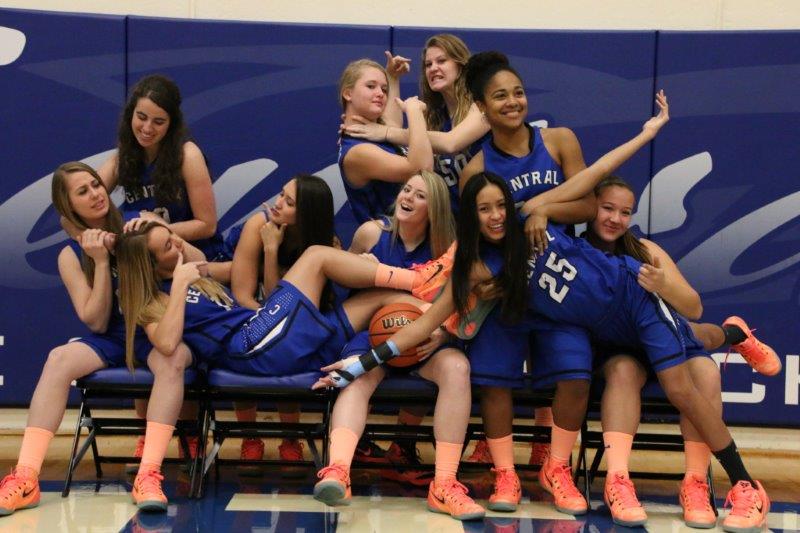 IHDreamsAAU's tweet photo. 2nd Annual #OrangeforLisa🍊 game is Thursday 1/25 at Central HS. 7:00 vs Johnsburg. Honoring the life &amp; legacy of Burlington Blast🚀founder Lisa Pryor. #LP34 #orangeout https://t.co/hqNENxliy9