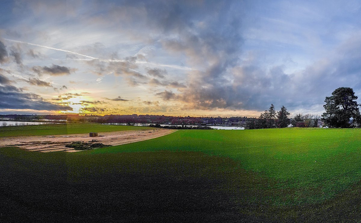 Lovely to meet <a href="/DebenWeddings/">River Deben Weddings</a> this afternoon to view their stunning #marquee #wedding locations right next to the river Deben in #Woodbridge. If you're looking for a location for your #wedding in #suffolk these have to be some of the best views around!