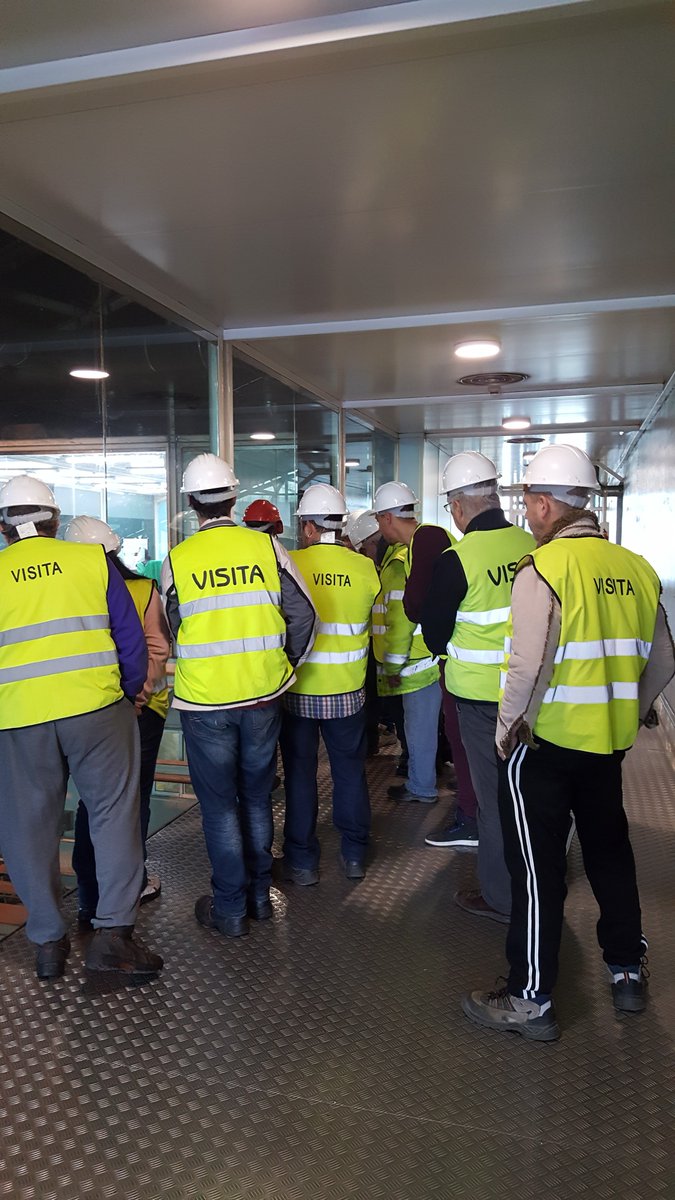 Trinijove's tweet photo. Visitando la Planta de Revalorización de #residuos de Sant Adriá #PIVR con los alumnos del curso @ecoembes @Trinijove @danone_es https://t.co/iXd7TQgVFD