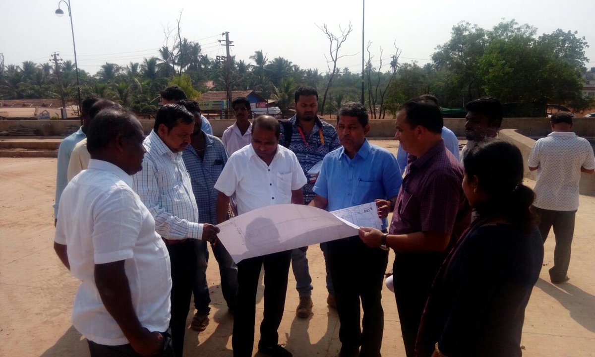vinod_palyekar's tweet photo. Inspected beautification @ Anjuna beach carried out by #ToursimDepartment.
#GoaForward
#SiolimForward
#AnjunaBeautification https://t.co/QyufFLB8MG