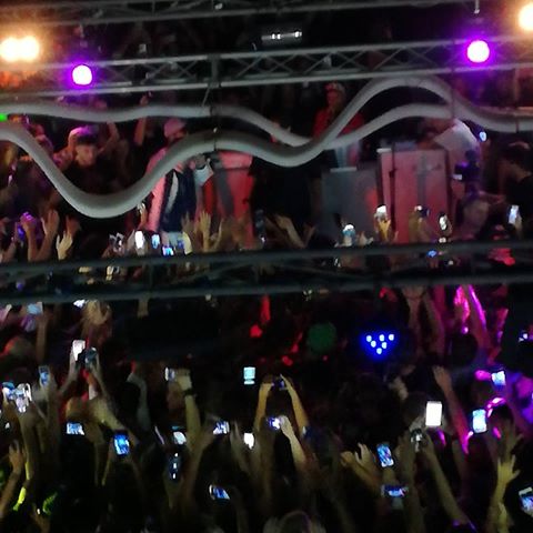 ValentinaMasc1's tweet photo. IL 24 Luglio 2017 Live di Fabri Fibra Lido Disco Club Cagliari @FabriFibra @DJMaisAppeal 👏👏😊👍✌ https://t.co/k4LCSwa3Mx