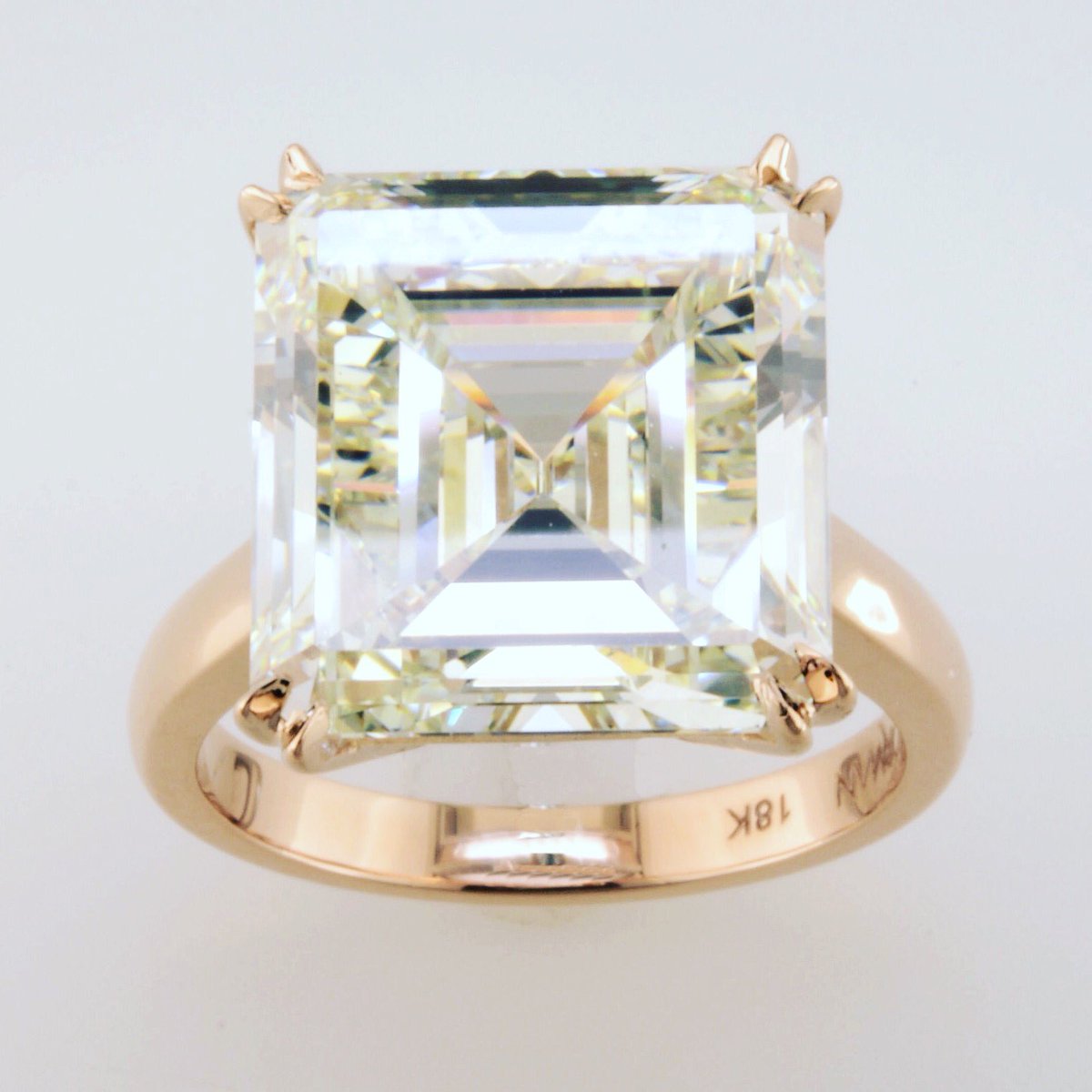 #Retweet if this is your dream ring #dream #goals peternorman.com
