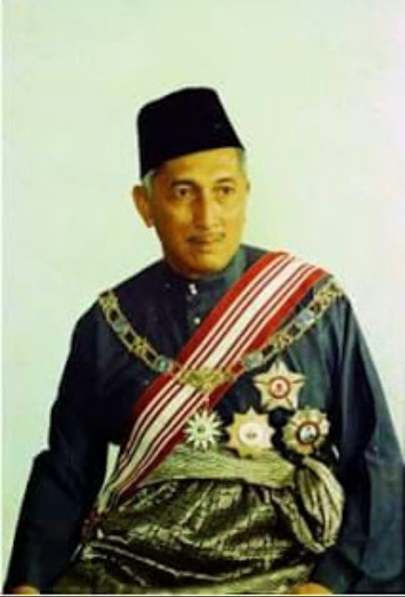 LaskarCyberMus1's tweet photo. Mengenal Yusof Bin Ishak, Orang Indonesia Yang Menjadi Presiden Pertama Singapura
#ILCLGBT
#KamiBersamaHRS
https://t.co/YdUp9P89sS https://t.co/XDAJhmoaVy