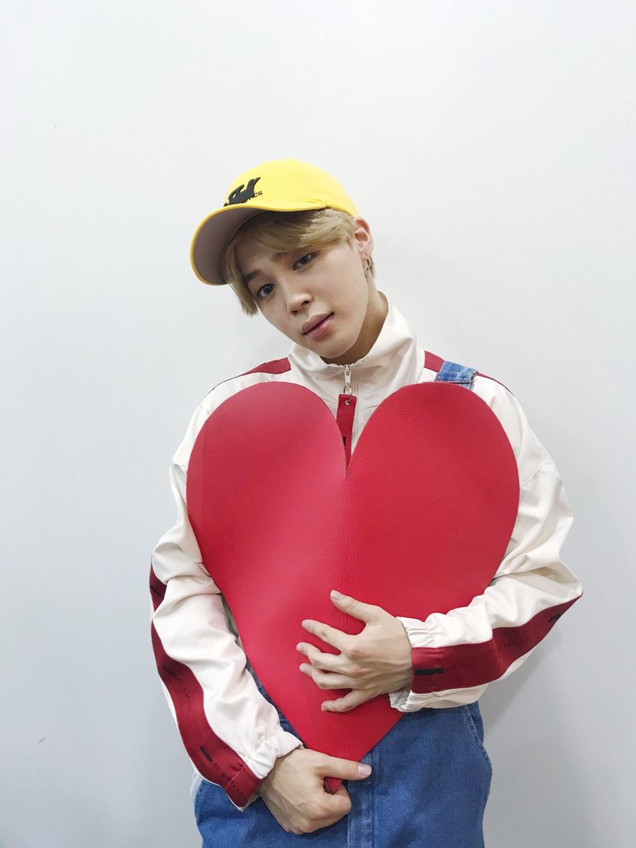 wangcoco97's tweet photo. 지민아 올해 도 너무너무 사랑해요~
앞으로도 많이많이 좋아해❤❤❤
#ThankYouJimin 
#지민 #방탄소년단 https://t.co/mwZZYKr7KE