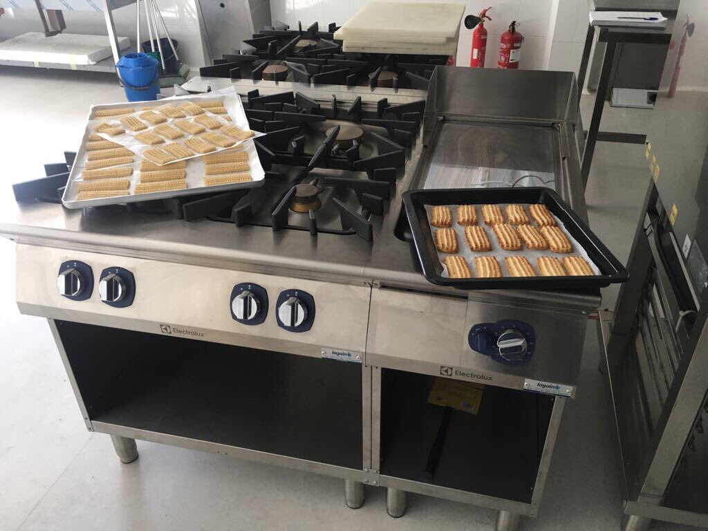 LagainSAT's tweet photo. 🗣¡Otro proyecto finalizado! En el IES de Hinojosa del Duque han empezado sus primeras clases con @ElectroluxProES . ¡Formación culinaria con las mejores herramientas para estos futuros profesionales!
#Lagain #Electrolux https://t.co/P0J4V3afiP