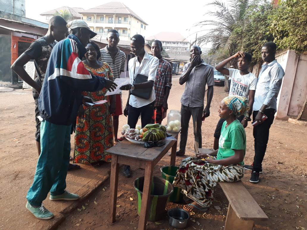 Guin_Audacieuse's tweet photo. #MATOTO_AUDACIEUSE2018.
Ils disent depuis 1993 on vote pour les candidats qu'on a jamais vu.
Mais c'est une première de voir une candidate pour notre mairie et surtout une dame comme @domani_dore. Nous adhérons et votons donc la @Guin_Audacieuse le 04 fevrier https://t.co/S3jFDXKE3E