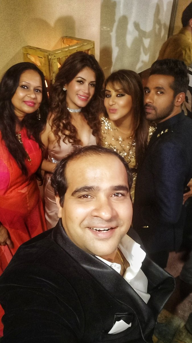 ShindeAshutosh's tweet photo. Finale night nostalgia.. welcome on Twitter @sharma_puneesh , @BandgiK , @SheetalS28 @ShindeShilpaS

Wishing all HMs a great success in their personal and professional endeavors 💐 https://t.co/rSlPdQNfih