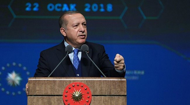 Hamza_tekin2023's tweet photo. الطيب أردوغان :"بعد اليوم لن أبادر بالتواصل مع الرئيس الأمريكي دونالد ترامب"
ترامب قبل قليل يطلب الاتصال بالطيب أردوغان... الاتصال سيكون يوم غد الأربعاء وفق ما حددته الرئاسة التركية 🇹🇷 https://t.co/CFUnFcRBQO