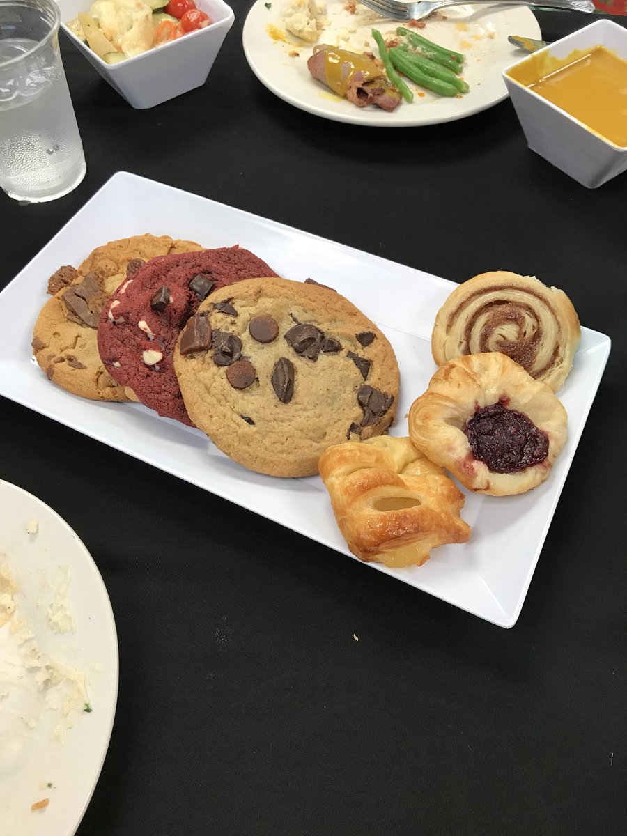 Mrs_Mitchell_18's tweet photo. The best part of wedding planning. 😍👌🏻 https://t.co/0gDPkj7JgU
