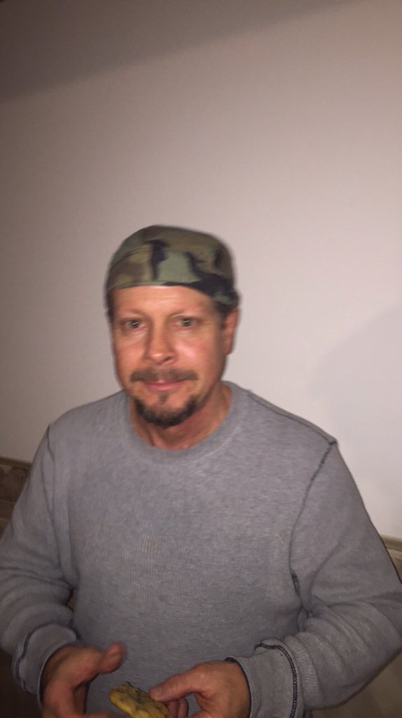 22_marybeth's tweet photo. yall pray for my dad.. ain’t nothin wrong with him, he just keeps callin himself the “do-rad dad” https://t.co/v8UtvfA7Qd