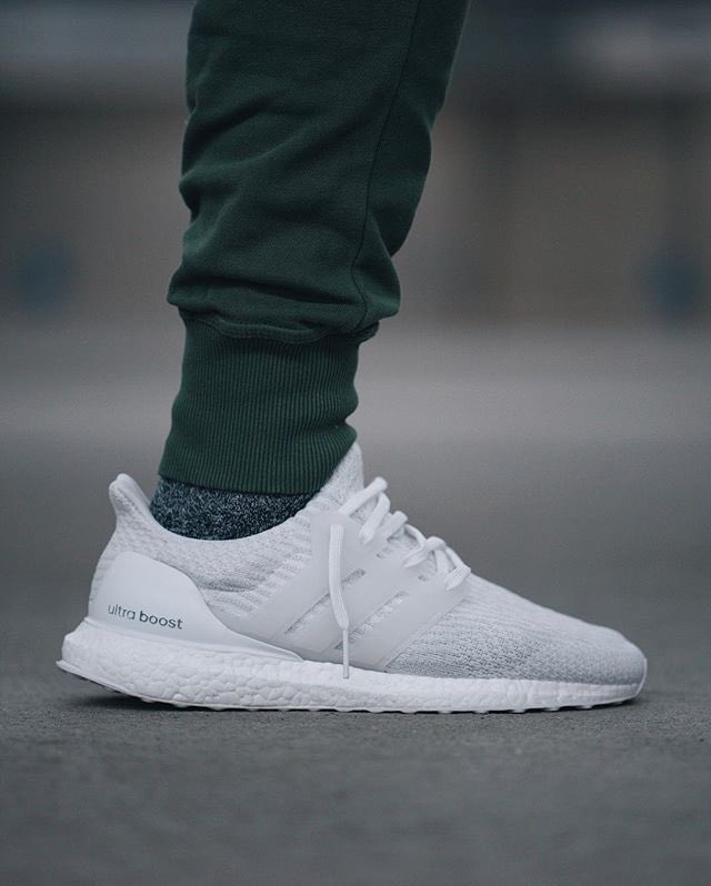 ultra boost 3.0 triple white womens