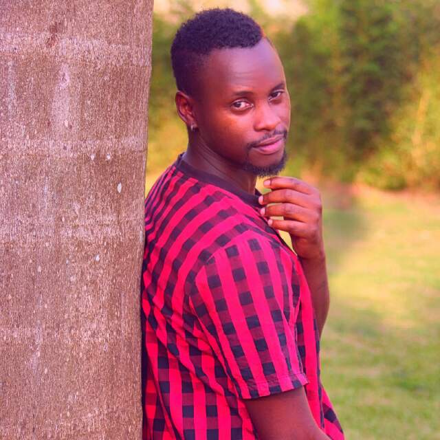 paulshanmagic's tweet photo. This is me en me alone @Paul shan magic @SoundFacRecUG #new audio out #Sweet"2018 fresh tune https://t.co/X5spX4ttFh