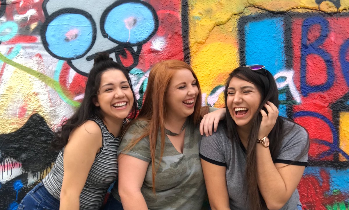 bareng__'s tweet photo. Get yourself some life long sisters this spring 💖🌹 #BeARose #TXST #txst21 @TXST_Roses https://t.co/KxffLISrrM