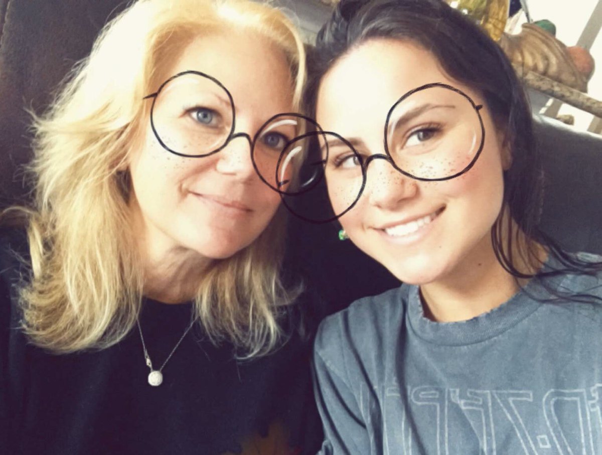 CoreenO's tweet image. Missing my girl!