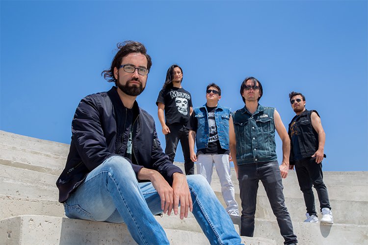 rockeriocl's tweet photo. Los nortinos de #Fulgorian, presentan su nuevo single 'Estos Años', grabado en #MiBar https://t.co/XN3K1EUUk5 https://t.co/tzkidTnJKv