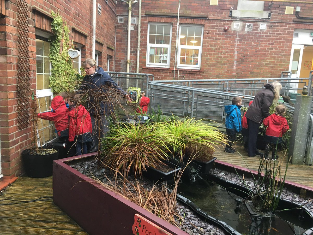 BubsyTownhill's tweet photo. Today Nursery went for a rainy welly walk! We found lots of spider webs! #thcnursery #thcoutdoorlearning #thcgeography #thcpse https://t.co/4t36IiKYy8