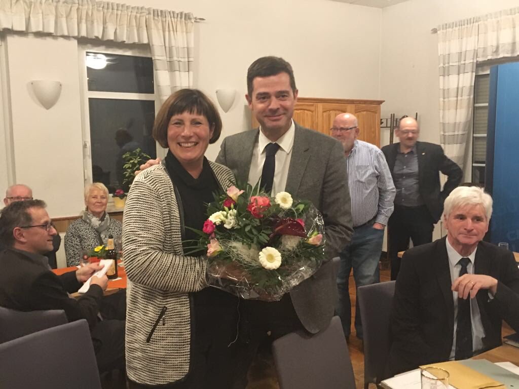 MikeMohring's tweet photo. Meine #CDU #WeimarerLand hat heute Abend Christiane #SchmidtRose mit 93,8% als Landratskandidatin nominiert. Auf geht’s! @cdu_thueringen https://t.co/SXyjMprQgZ