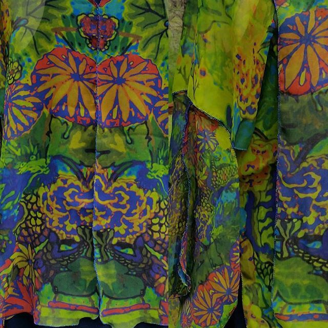 gharts's tweet photo. Getting ready for inaugural #popupshop @reddingfashion during the month of February. Opening reception Feb. 2. Vintage dragon design #silkkimono #ooak #handmadeclothing #textiledesign #fabricprinting #venusdpyro #patterndesign #slowfashion #tafalist https://t.co/jRrjBsZDrH