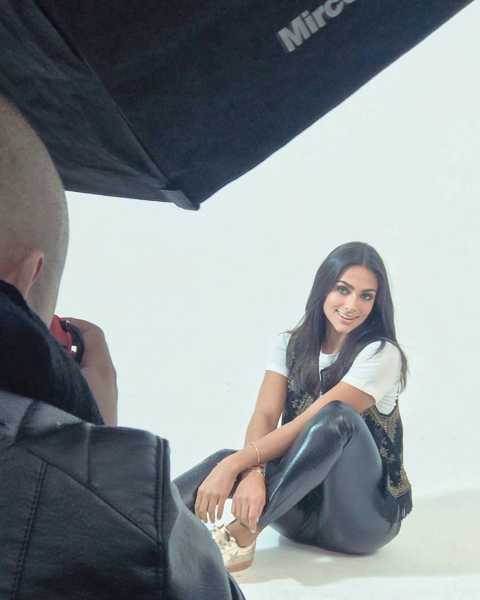 NotnitosCol's tweet photo. Nuestra reina hermosa @Renotni en #Shooting con #KswissMexico ❤😍👏 #RenataNotni #Notnitos  cada foto que se toma queda mas bella que la otra !! https://t.co/LgWNBPf9AC