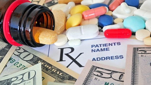 OutLoudNews's tweet photo. 5pm EST  -- BIG PHARMA IS SICK https://t.co/qTMjChqtBa NOT TO BE MISSED! @BayatiTamara @DrFayewilson @TazThornton @EAMEnergy @sgtbetsysmith @jennasmithcoach @SusanLPrice1 @ShawnaatTheSY @MartinelliCEO @Sistersspeakout @JenniferBreedon @helenephilipsen @lifelibertyple1 https://t.co/MR9UfdCCuK