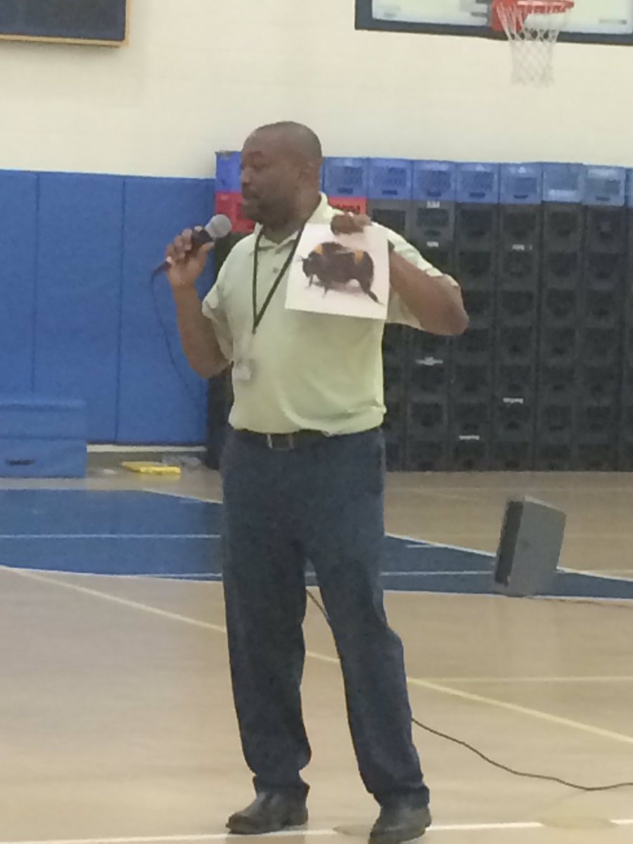 BlythewoodFCA's tweet image. @simpsonville101 used bees to remind us that we all have a purpose and our focus needs to be on not what we should be but what we could be! #FCA #Blythewoodhigh #joinusnextweek