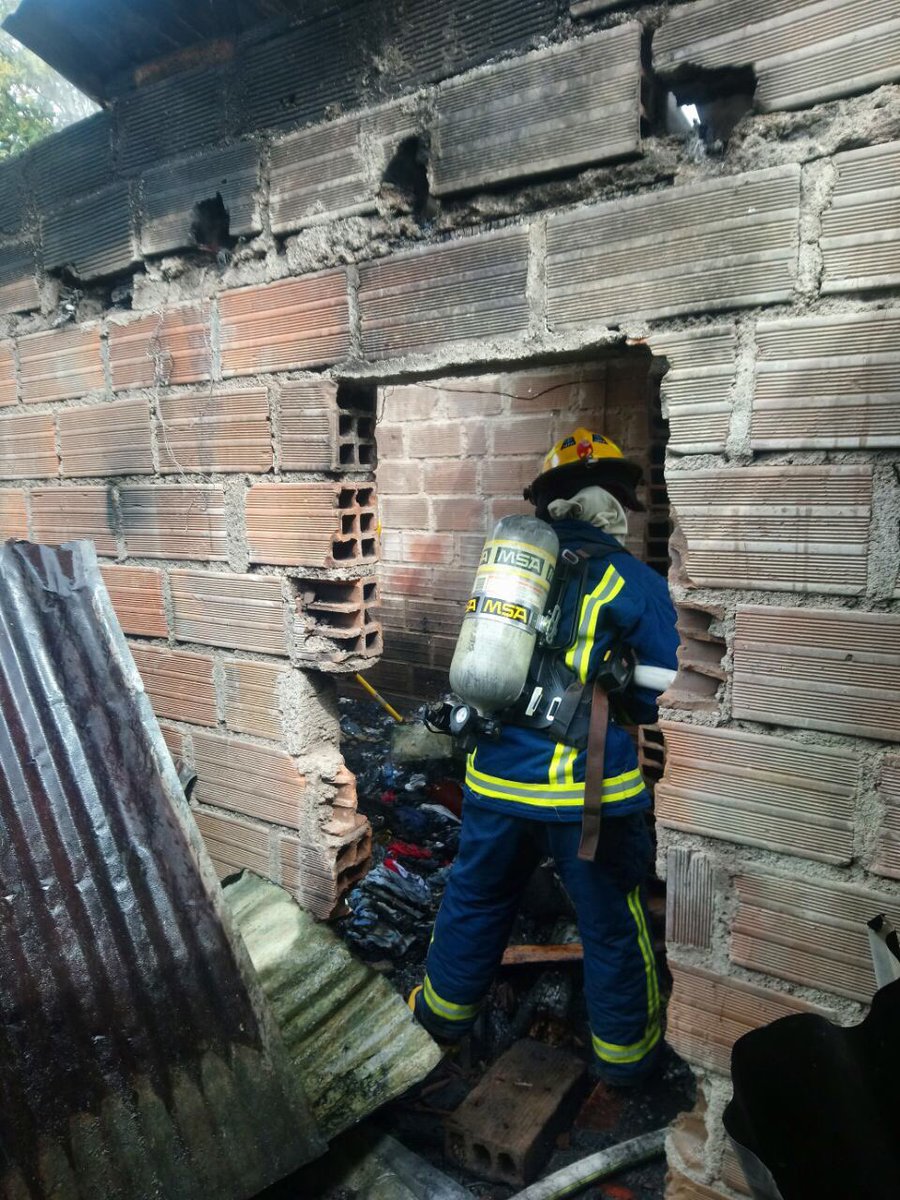 DNBomberosCol tweet picture