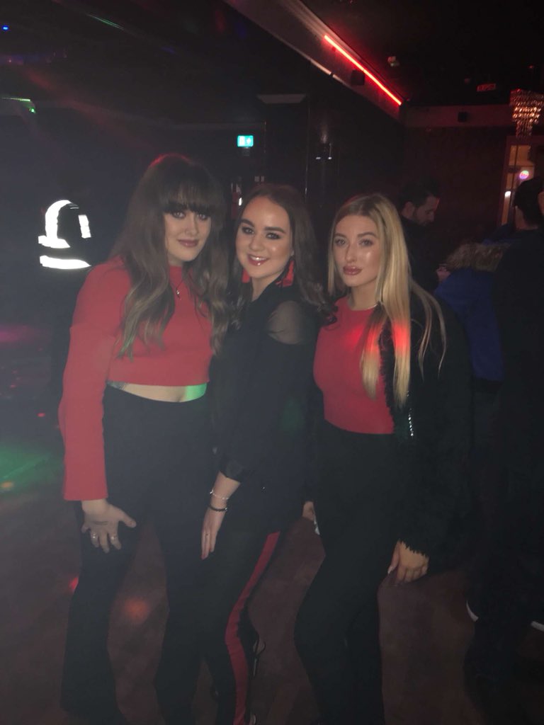 alinuttall1's tweet photo. Atomic kitten xox @izsssss @amberrguntherr #coordinatingoutfits https://t.co/fqCUxWfg0x