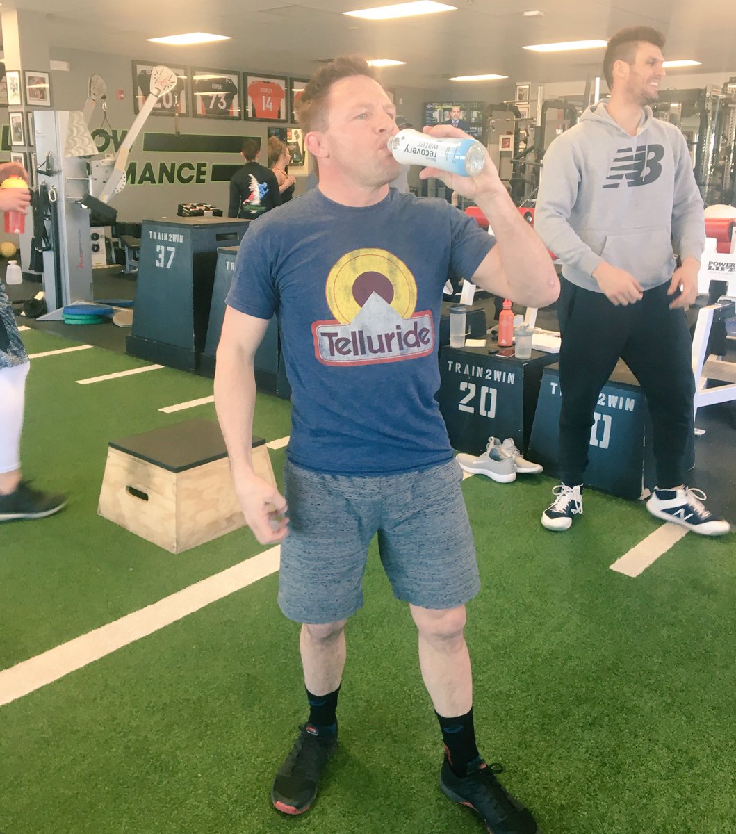 JoeWarrenMMA's tweet photo. Thanks @Recovery_Water!
Always there for me through a tough workout! #bouncebackfaster https://t.co/wp0JpvT6u7