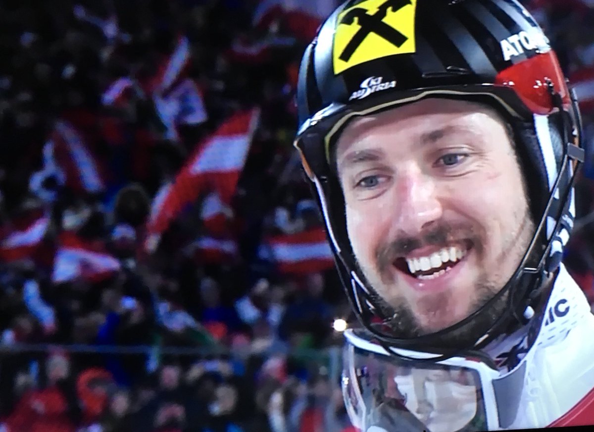 lefortmanu's tweet image. Ce mec est une légende 💪🏻 #54 victoires en coupe du monde autant qu’Herminator #HermannMaier #ski #Schladming #Nightrace