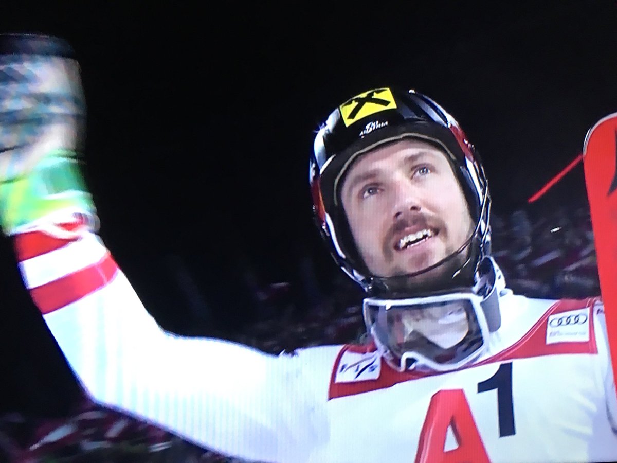 lefortmanu's tweet image. Ce mec est une légende 💪🏻 #54 victoires en coupe du monde autant qu’Herminator #HermannMaier #ski #Schladming #Nightrace