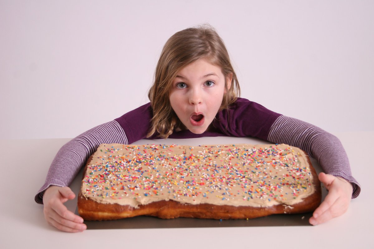 VisitWinona's tweet image. So it's #NationalPieDay, huh? Sorry, but we're partial to Bloedows...🍩 #WinonaMN #PartyLongJohn #DonutBeatsPie