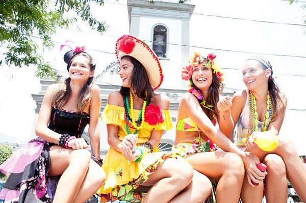 Moda_SemLimites's tweet photo. Carnaval: Dicas para um look Arrasador! #fantasia #dicasdeestilo #carnaval2018 https://t.co/RW15R0PG5E https://t.co/24wrjYB9Sa