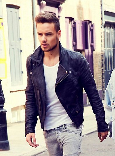 "Better Than Words"

"Every time we touch, I'm all shook up
You make me wanna, how deep is your love? God only knows, baby"

#BestSoloBreakout #LiamPayne #iHeartAwards