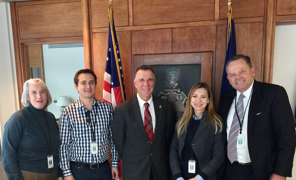 PropyInc's tweet image. #Propy CEO @ngladkikh and CTO @alexvoloshyn with Governor Phil Scott of #Vermont and our partners at Gravel &amp;amp; Shea. 

U.S. authorities to use #Blockchain for #property records!

$PRO #Adoption #FirstMover #Bitcoin #Ethereum #Ukraine #California #Vermont