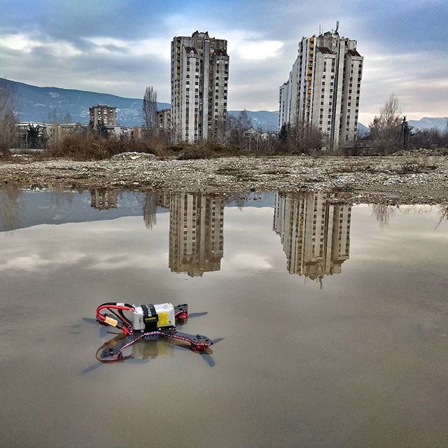 aleksandar_k's tweet photo. Gotta happen sometimes ;-) #fpvmodel #fpvdrones #fpvracing #fpvracingdrones #dronepointofview🚁 #fpvlifestyle #fpvdrone #fpvgear #fpvdroneracing #fpvaces #fpvflying #fpv4life #fpvracer #fpv #fpvporn #fpvoftheday #fpvlife #fpvrace #fpvfashionshow #fpva… https://t.co/Hxop8Y5ees https://t.co/b3bb6s6SXy