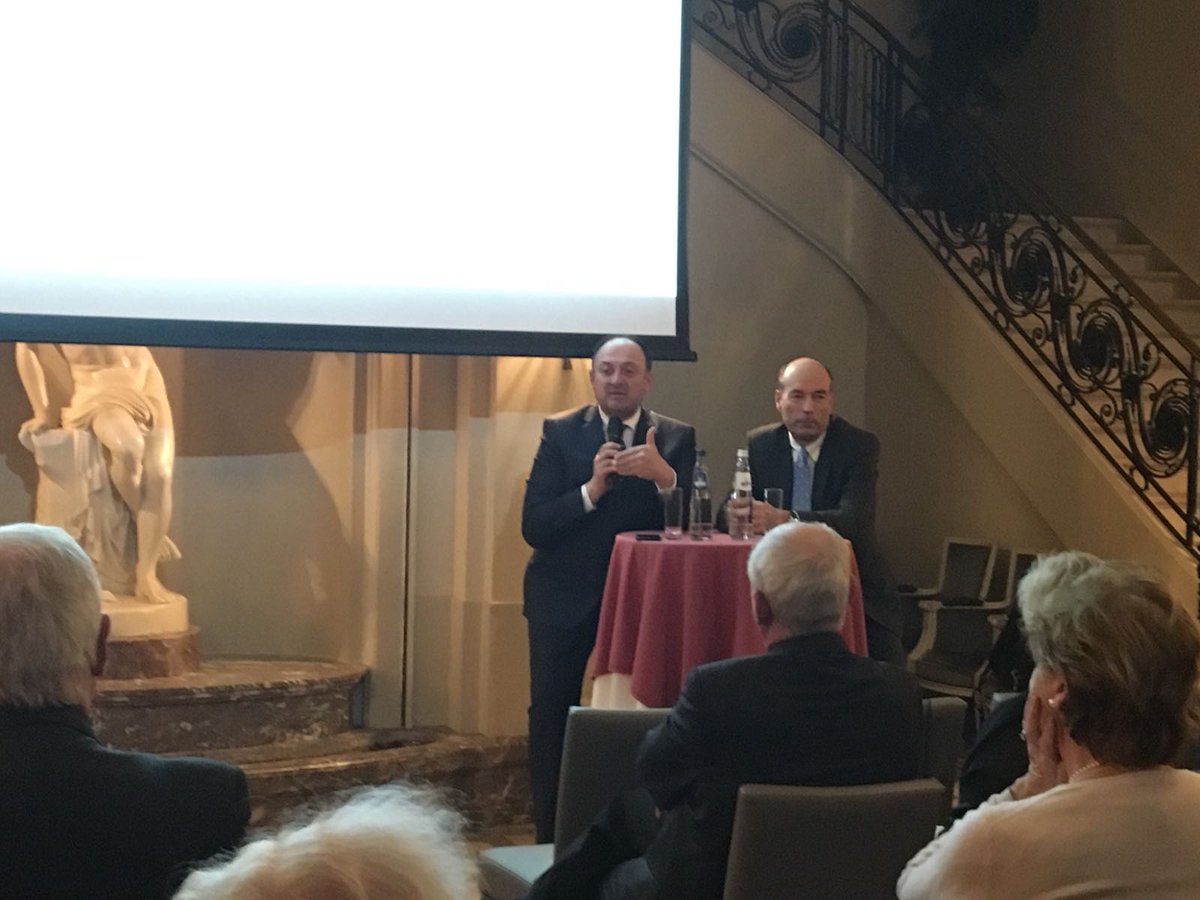wborsus's tweet photo. Conférence-débat avec Olivier de Wasseige, administrateur délégué @UWE_asbl : les entreprises et l’emploi en Wallonie au centre des discussions et une conclusion commune : « Allons et osons plus à l’international ! » https://t.co/JTJVz7bJKA