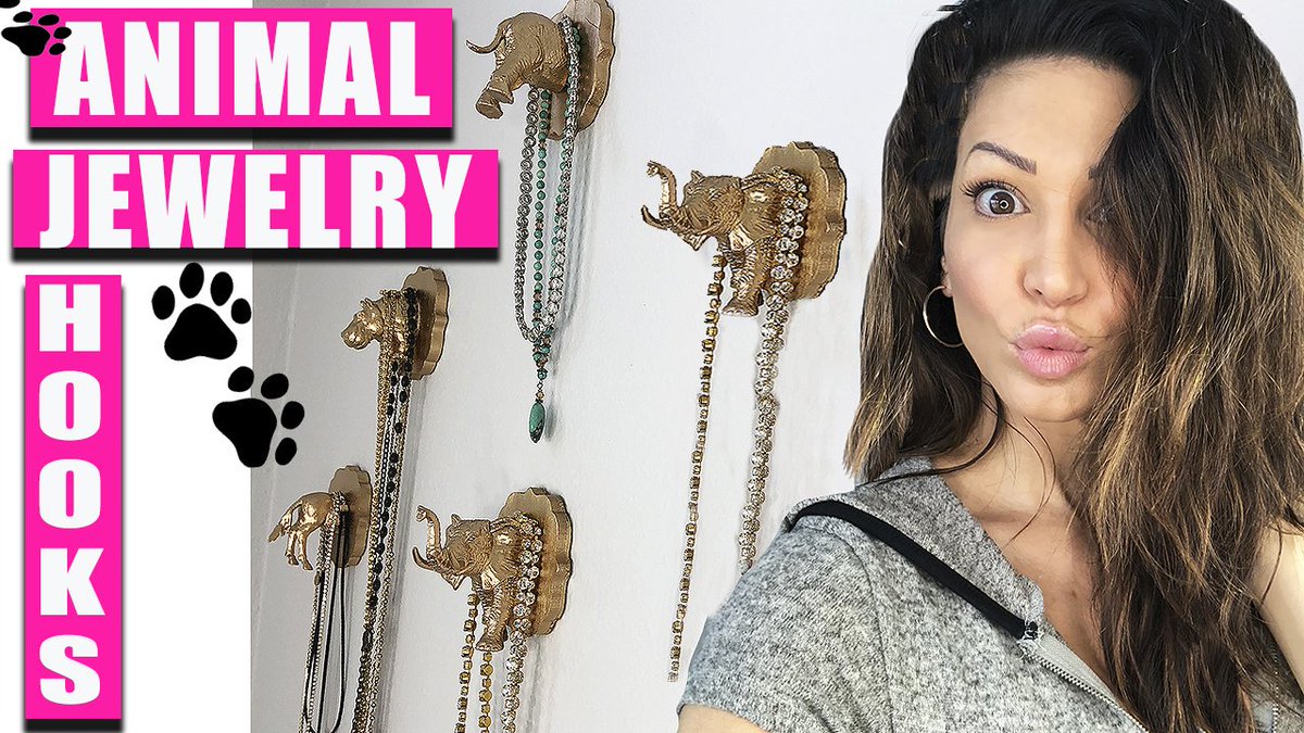 DIY necklace holders inspired by #PBTEEN

Watch HERE: ow.ly/oNTy30hXBLI 

#diy #necklaceholder #necklacedisplay #jewelrydisplay