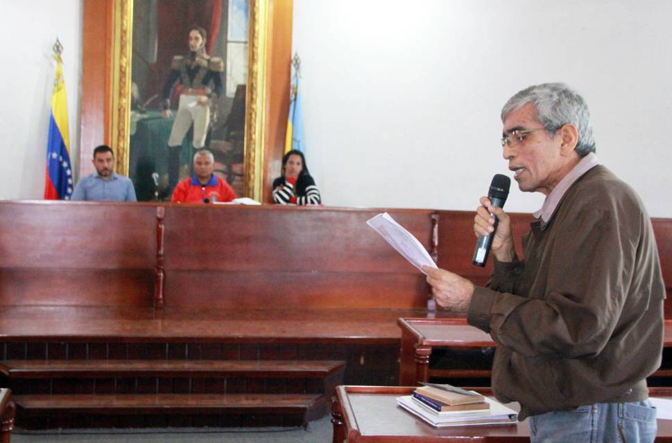 Herminia_kayapa's tweet photo. Hoy en sesión especial del Consejo Legislativo conmemoramos la lucha histórica del Pueblo aquel #23Ene hace 60 años, liderada por Fabricio Ojeda y traicionada por la oligarquía. ¡Nunca más una Traición! #EleccionesEnDefensaDeLaPaz @NicolasMaduro @dcabellor @HectoRodriguez https://t.co/eaLRBPg0tK