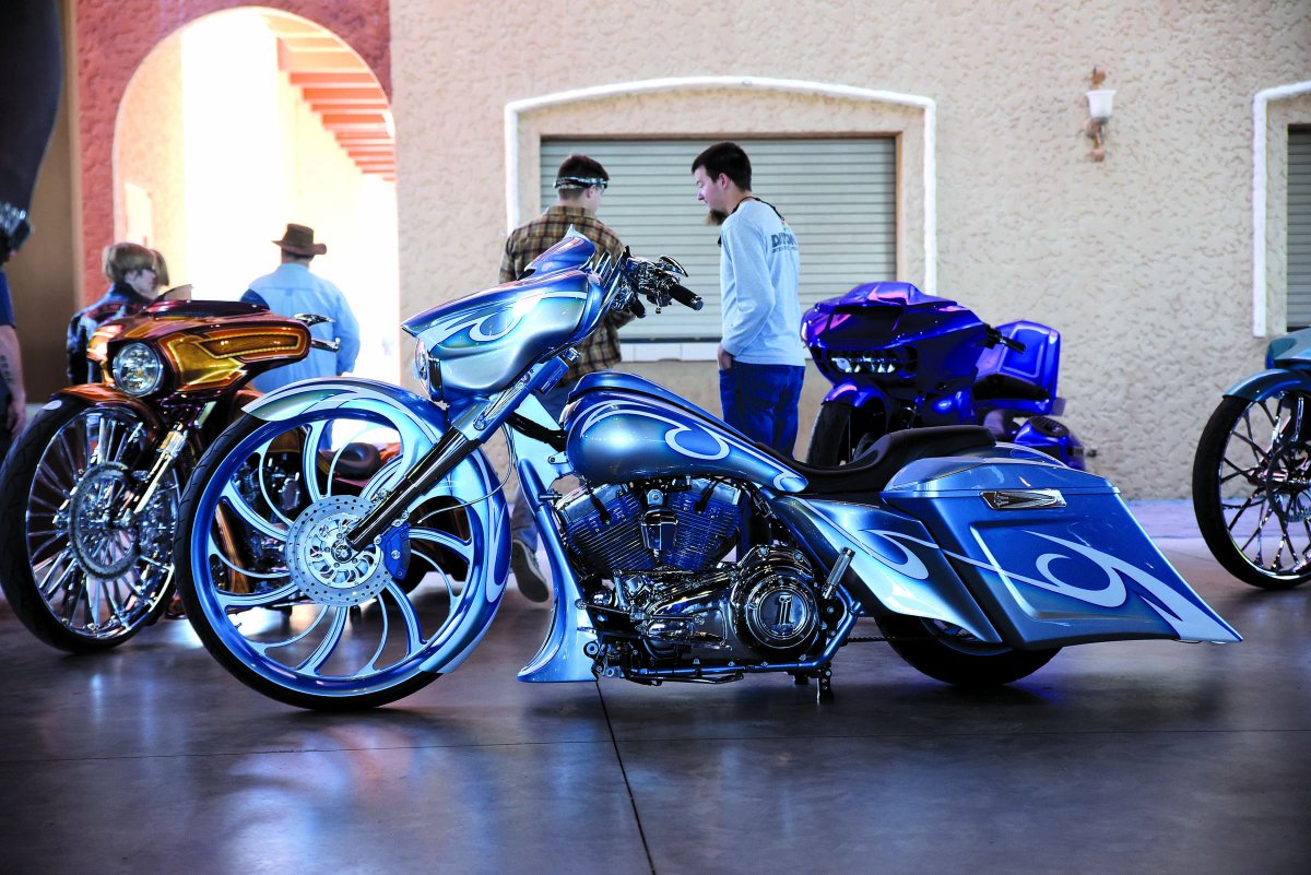 BaddestBagger's tweet photo. Here's some shots from the Baddest Bagger at Daytona Bike Week 2017. Retweet if you're going to the Baddest Bagger Daytona Bike Week at the Daytona International Speedway on Friday, March 16!!! #baddestbagger #baggernation #motorcycles #baggers #bikeshow #daytonabikeweek #dis https://t.co/2E8GxIvPSt